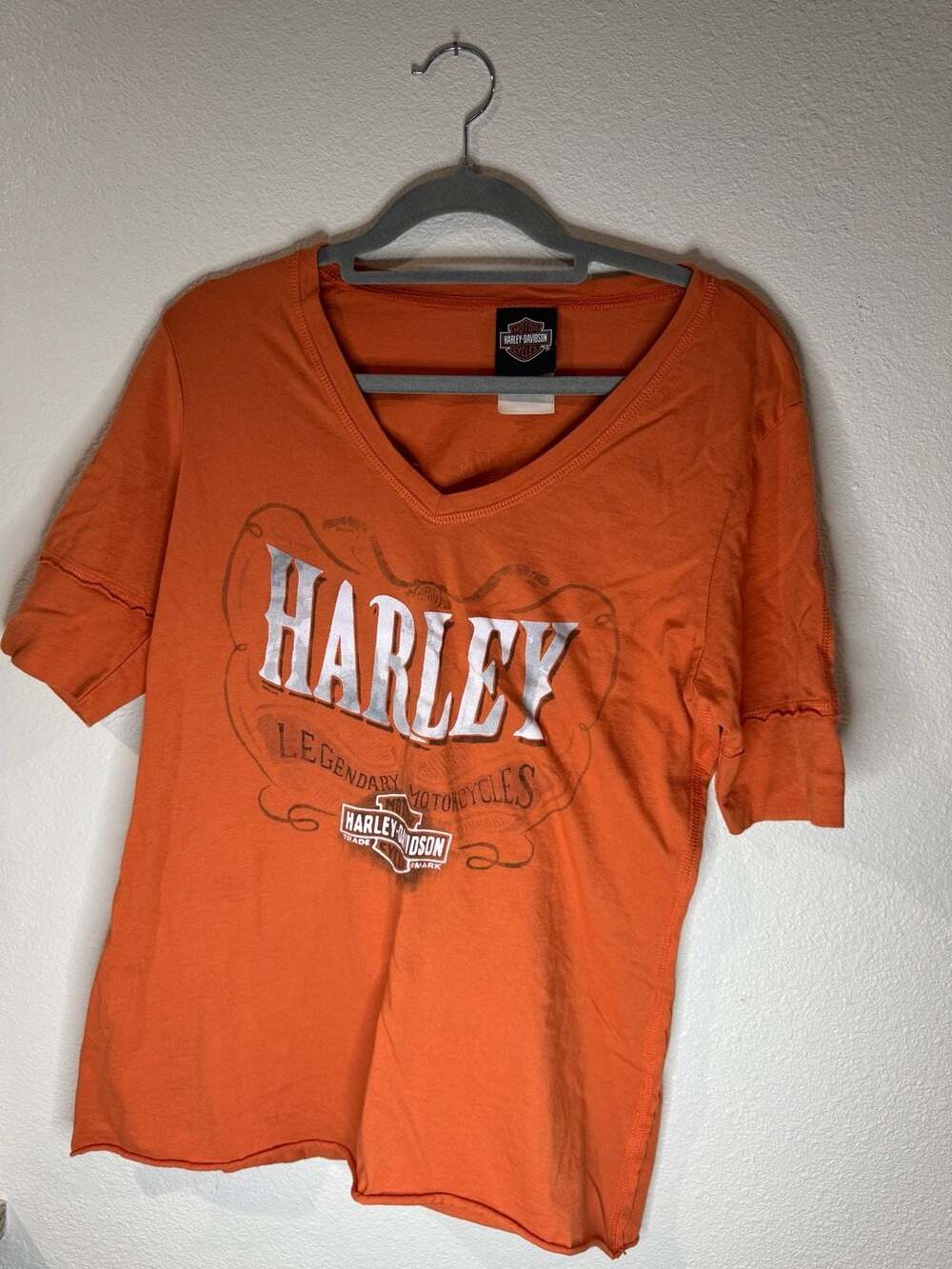 Harley-Davidson Gator Harley-Davidson Leesburg, FL V-Neck T-Shirt Women's Size L